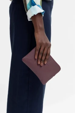 Kaia Pouch|ELK Online