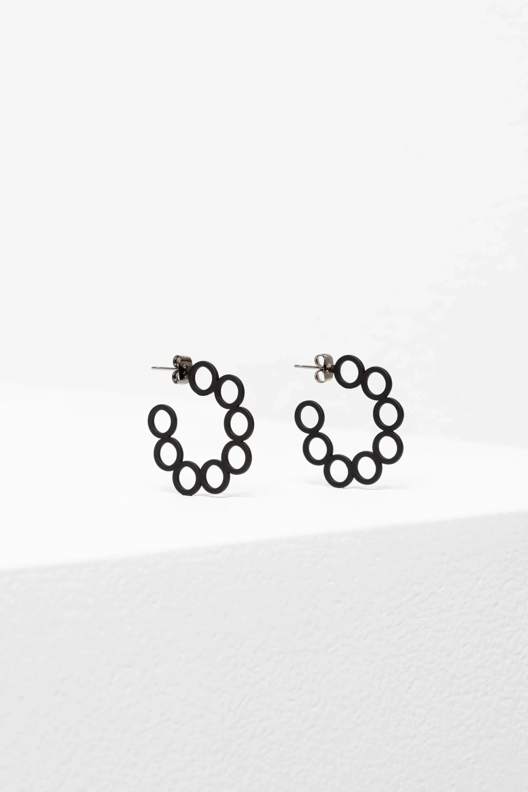 Tutra Earring|ELK Online